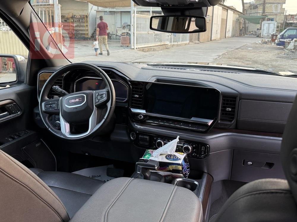 GMC Sierra